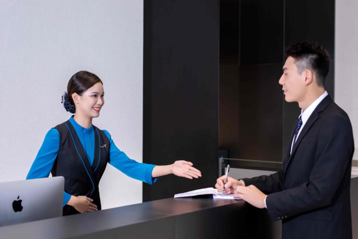 美的物业与盈峰环境签署战略合作协议城市管家模式开启空间服务新篇章