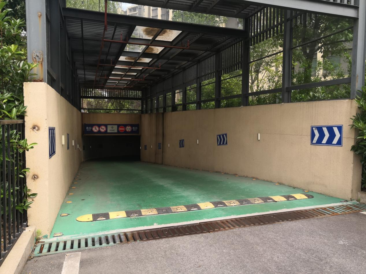 车库入口图