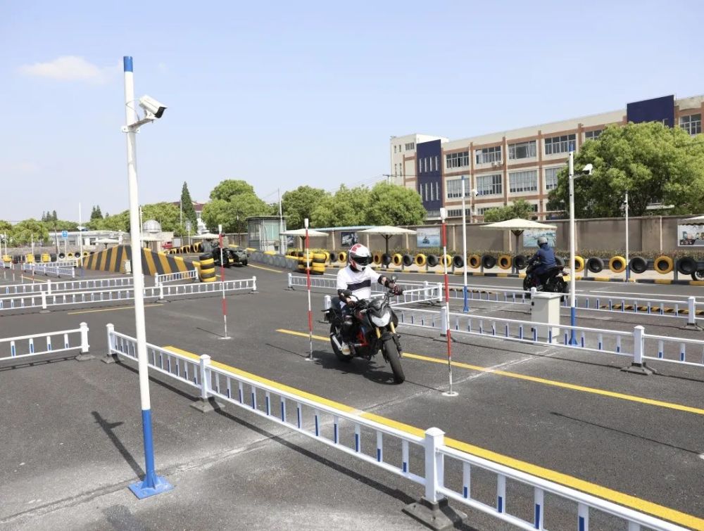 摩托车市场火爆本田卖疯五菱眼馋驾考教练钱数到手软