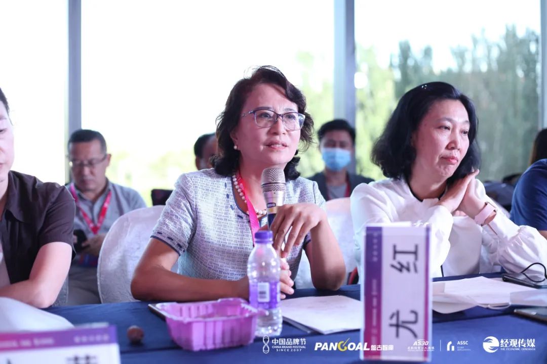 盘古智库学术委员,老龄社会30人论坛成员,清华大学万科公共卫生与健康