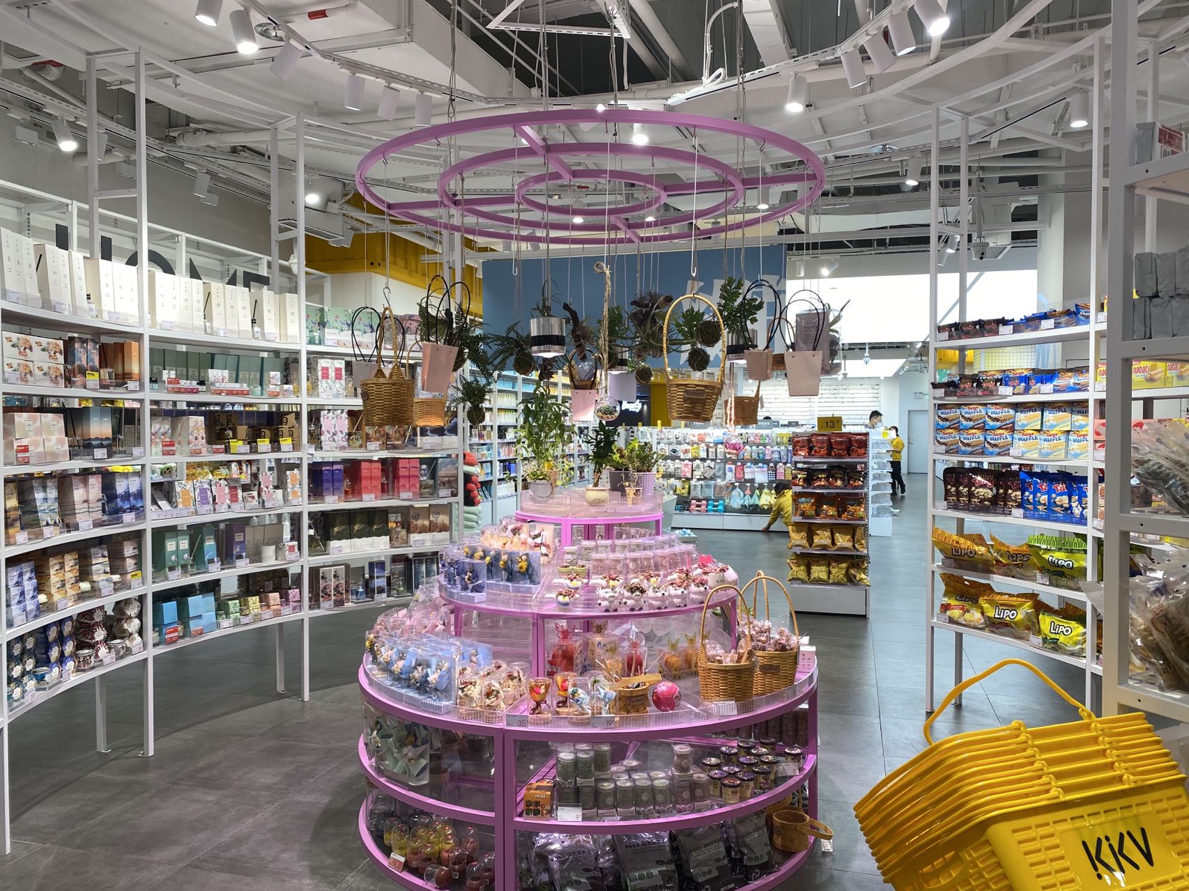 对标名创优品潮汕80后打造200亿潮流零售商半年进账17亿加盟最快1年回