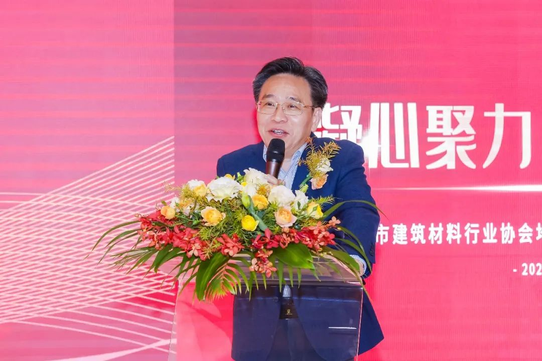 上海市工业经济联合会,经济团体联合会党委副书记,执行副会长黄国伟