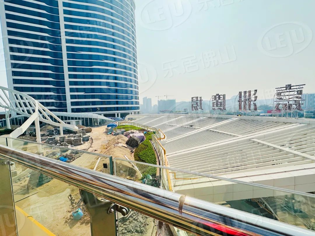 开业率超6成里水嘉洲广场开门迎客阳康们都出来了