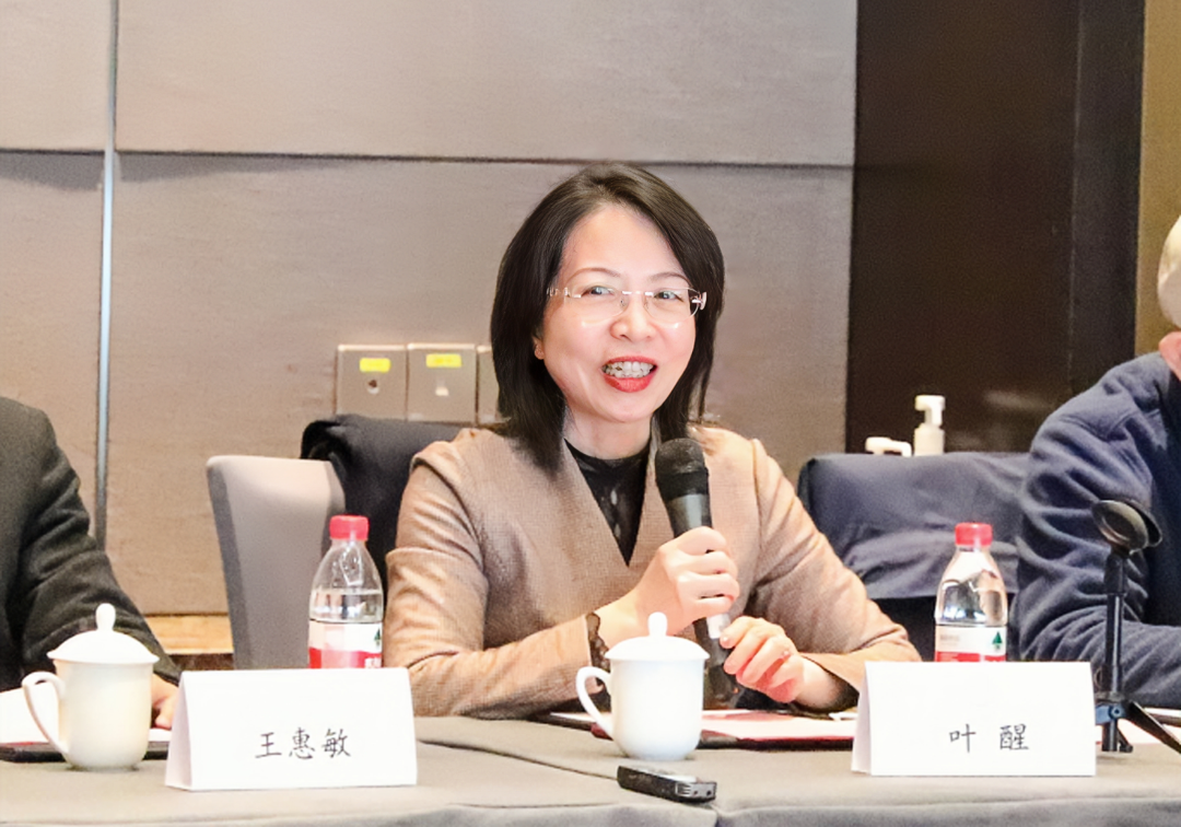 福州市房地产业协会会长叶醒以及福州市房地产业协会会员单位代表,房