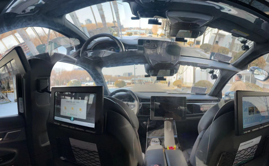 试乘萝卜快跑发现百度智能驾驶的新变化