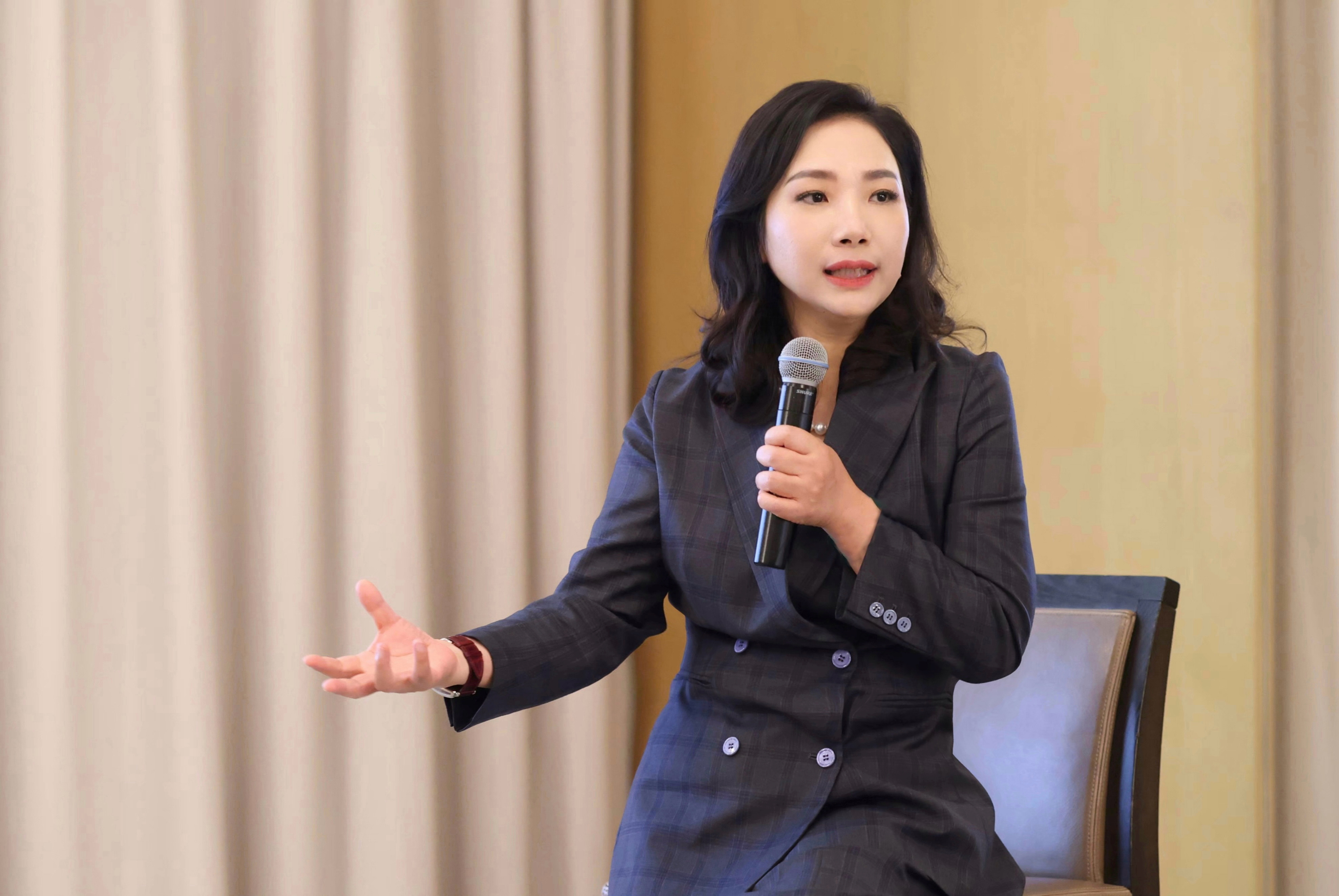 对话新世界中国行政总裁黄少媚:投资内地的决心是坚定的
