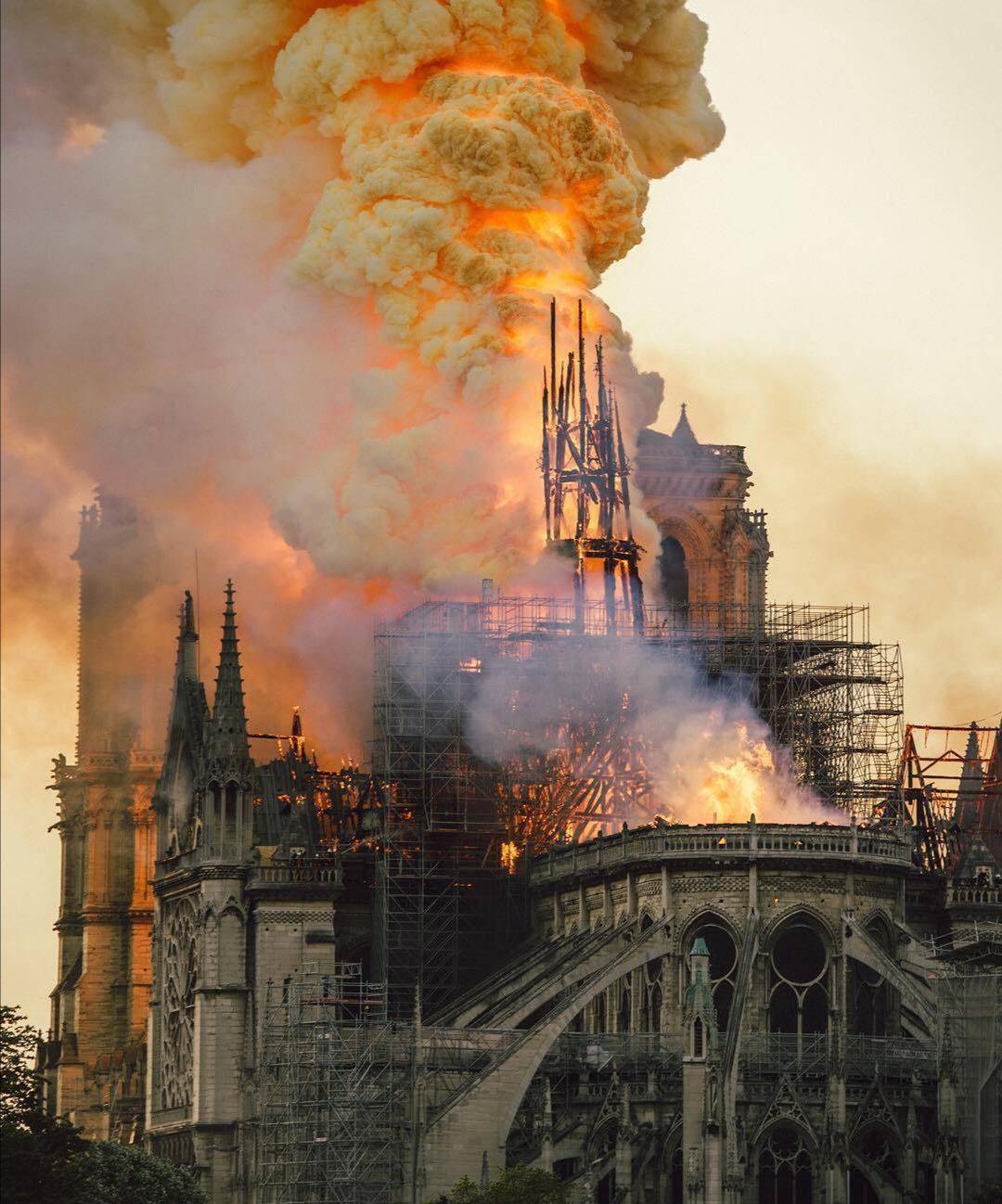 突然着了一把大火