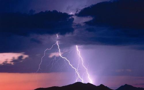 7月28日下午,财经圈跟互联网圈一声惊雷炸开了锅,又一个大佬凉凉,曾经