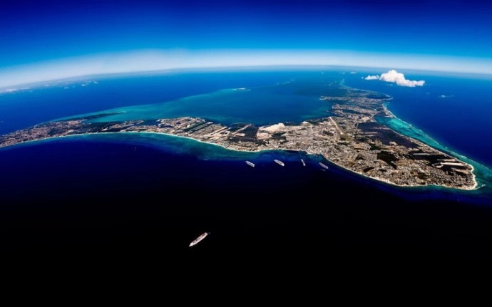 開曼群島是英國在美洲西加勒比群島的一塊海外屬地,由大開曼,小開曼和