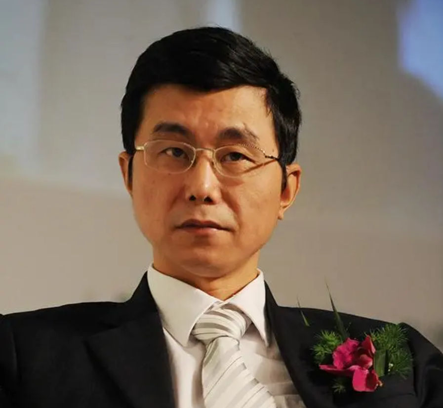 格力执行总裁黄辉辞职铁三角仅剩董明珠