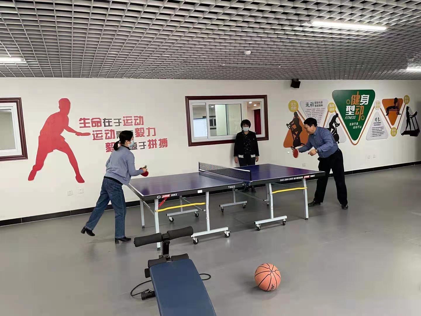 巴州住房公积金管理中心举办庆三八女职工趣味健身比赛活动