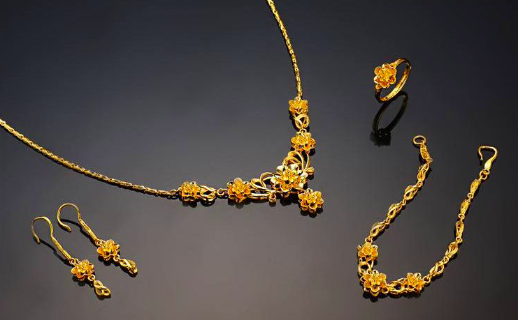 看涨金价的第十四天告诉你如何买到便宜还保真的金首饰