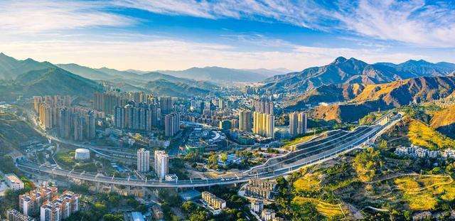 川渝高竹新区开启外国人才来华工作许可互认试点